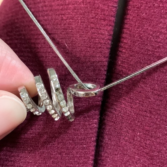 Silver Spiral stone Necklace - Picture 3 of 7